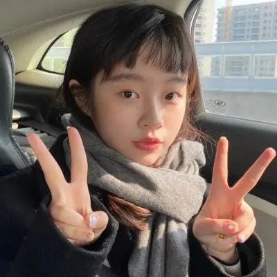 裹头巾的女人